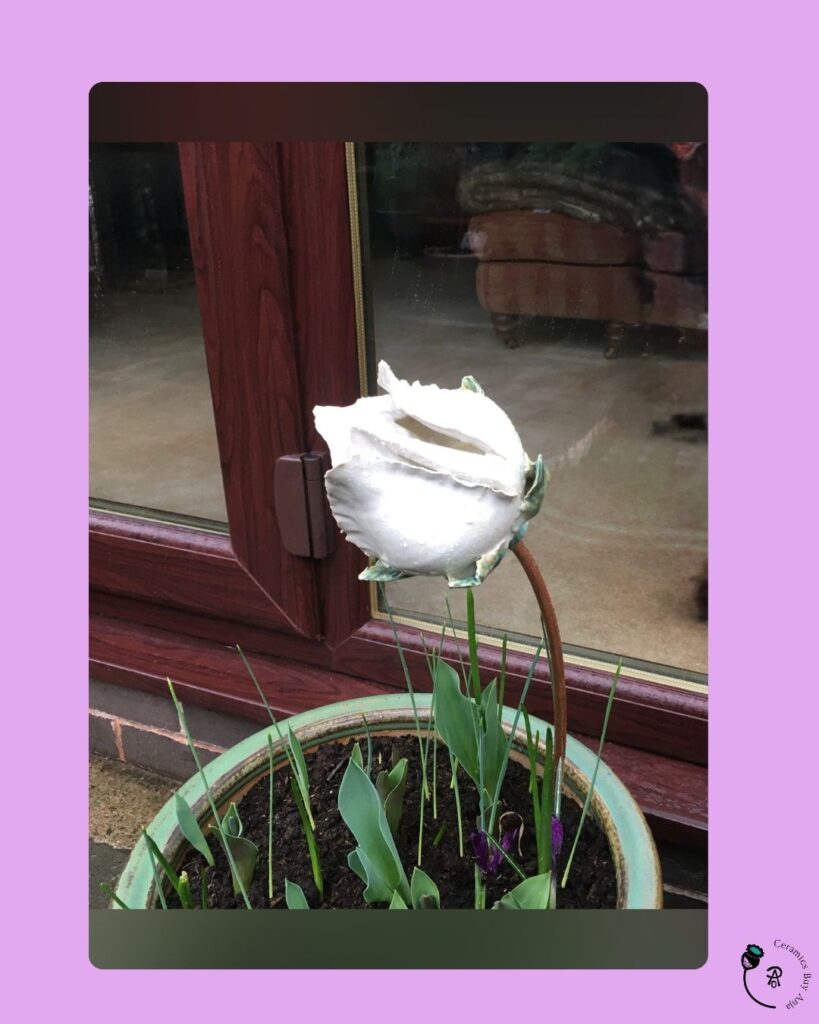 ceramic-rosebud-planter-display